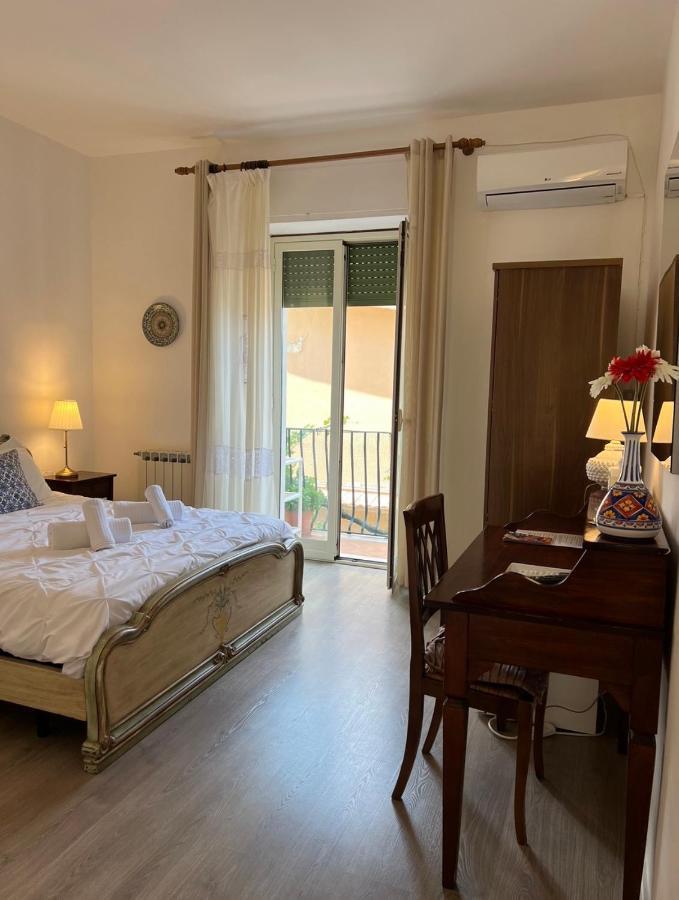 La Guardiola Di Angela E Nino Bed & Breakfast ตาออร์มินา ภายนอก รูปภาพ